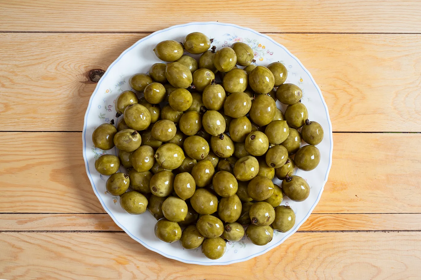 Bir Kg Nektarin Turşusu